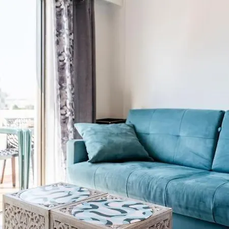 Oura White View 2 Min Walk Sea