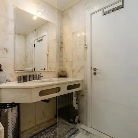 Daire Oura White View 2 Min Walk Sea *