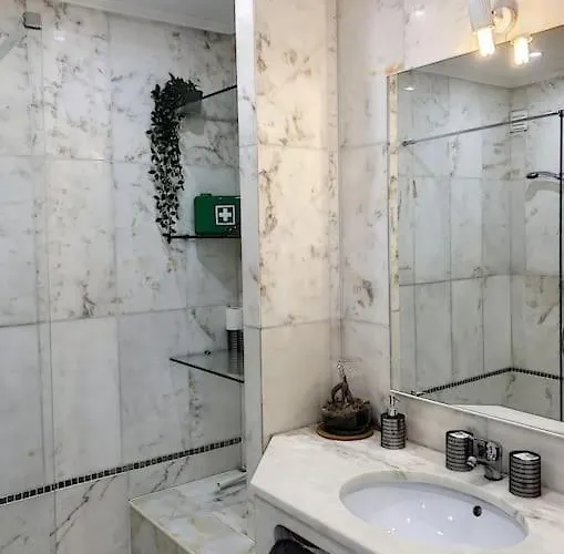 Oura White View 2 Min Walk Sea Albufeira