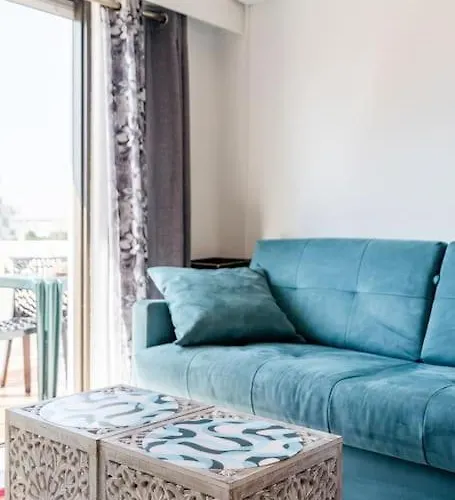 Oura White View 2 Min Walk Sea