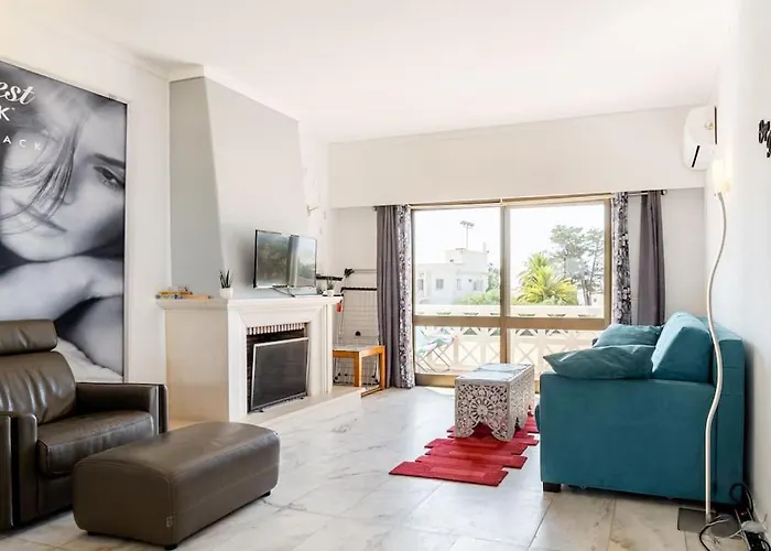 Oura White View 2 Min Walk Sea