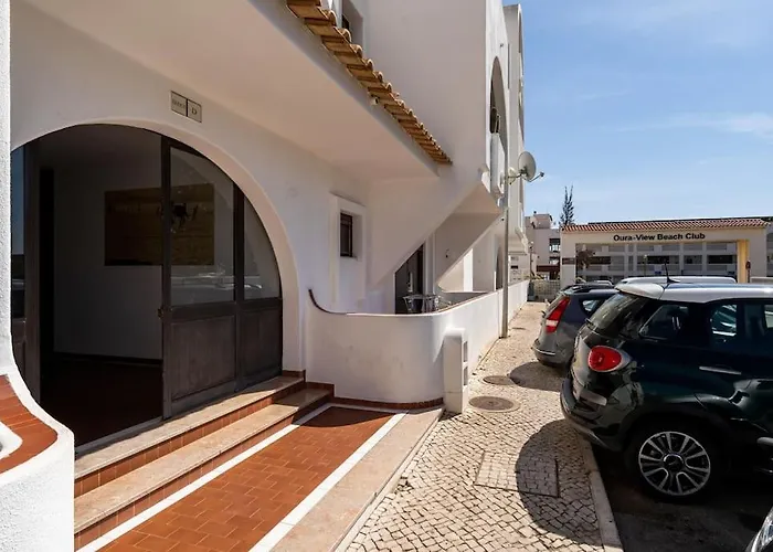 Oura White View 2 Min Walk Sea