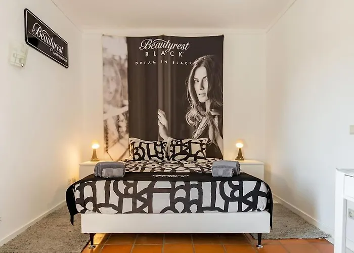 Oura White View 2 Min Walk Sea