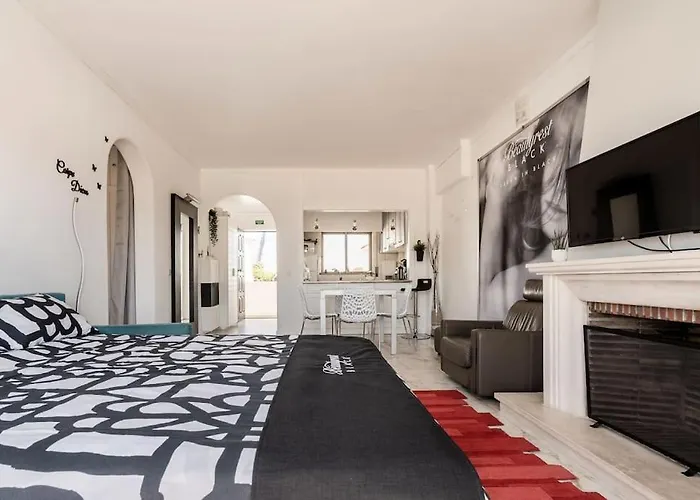 Apartmán Oura White View 2 Min Walk Sea