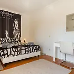 Apartmán Oura White View 2 Min Walk Sea *