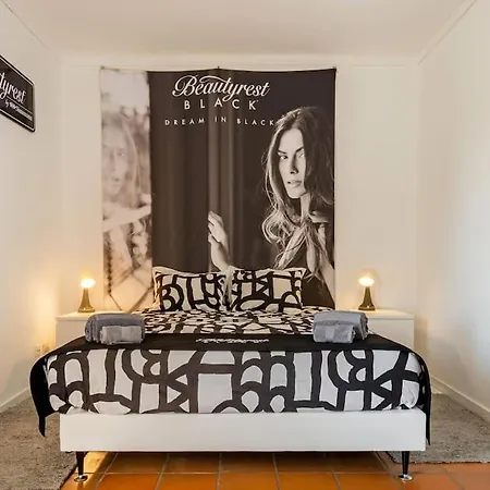 Oura White View 2 Min Walk Sea